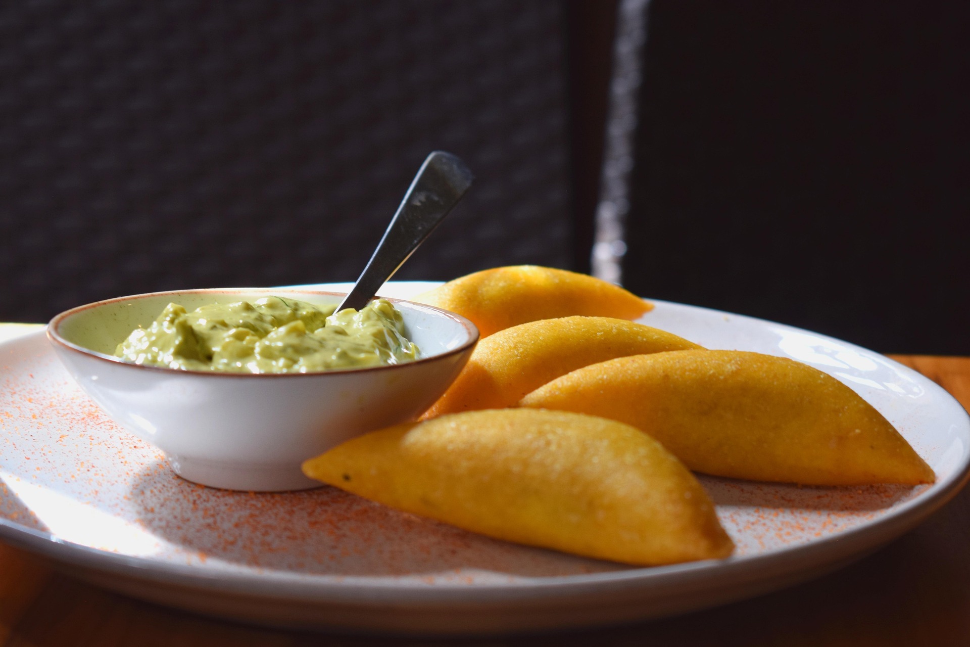 Empanadas tradicionales — masa de maíz frita con relleno